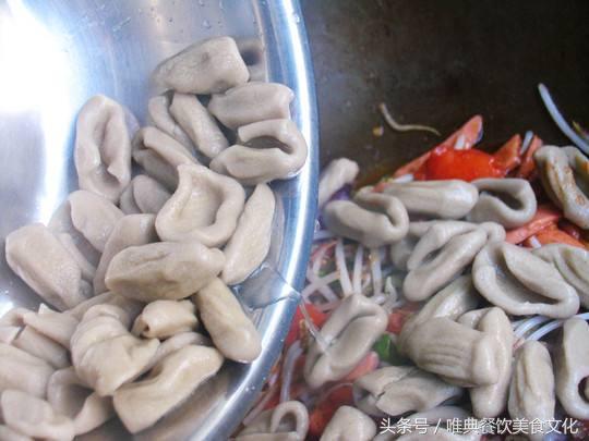 陜西特色小吃——蕎面耳朵套