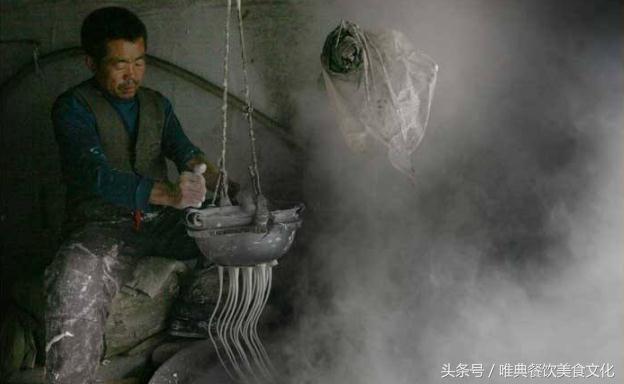 陜西特色小吃——雞蛋爬漏粉