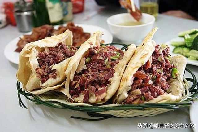 西安肉夾饃和保定驢肉火燒PK，您更支持哪個？