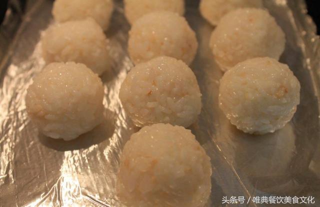 真的要把剩飯扔了？NO！——剩飯大變身——日式風(fēng)味飯團(tuán)