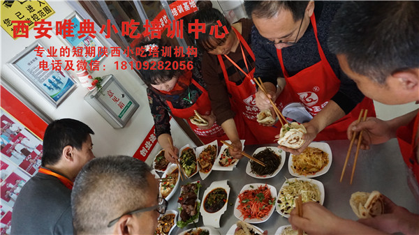 人氣早餐菜夾饃