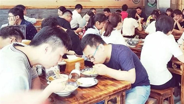 “金九銀十”餐飲創業黃金期，抓住消費旺季開啟致富之路!