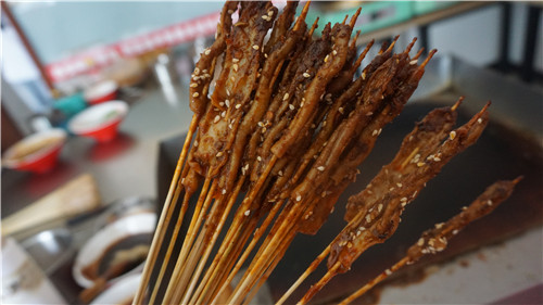 街頭火爆的鐵板鴨腸技術哪里可以學習？學習正宗鐵板鴨腸醬料配方哪家培訓公司靠譜專業?