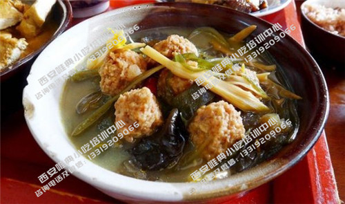 黃花木耳海帶丸子湯