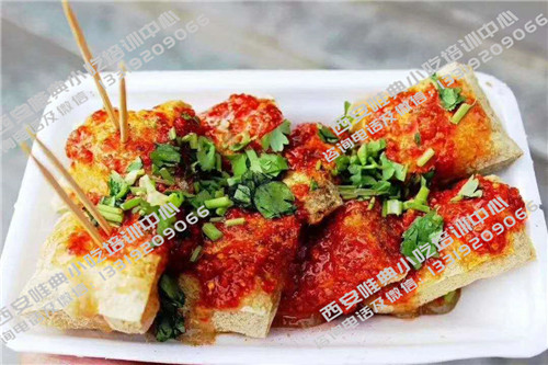 街邊小吃澆汁豆腐